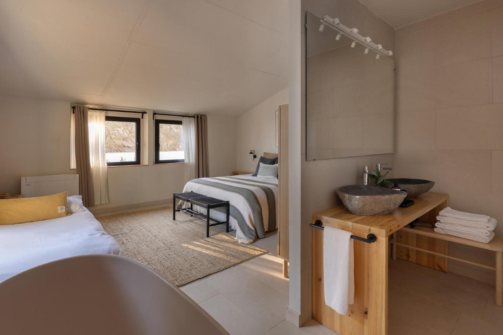 Can Bufi Espectacular Casa Con Piscina Interior 利亚戈斯特拉 外观 照片